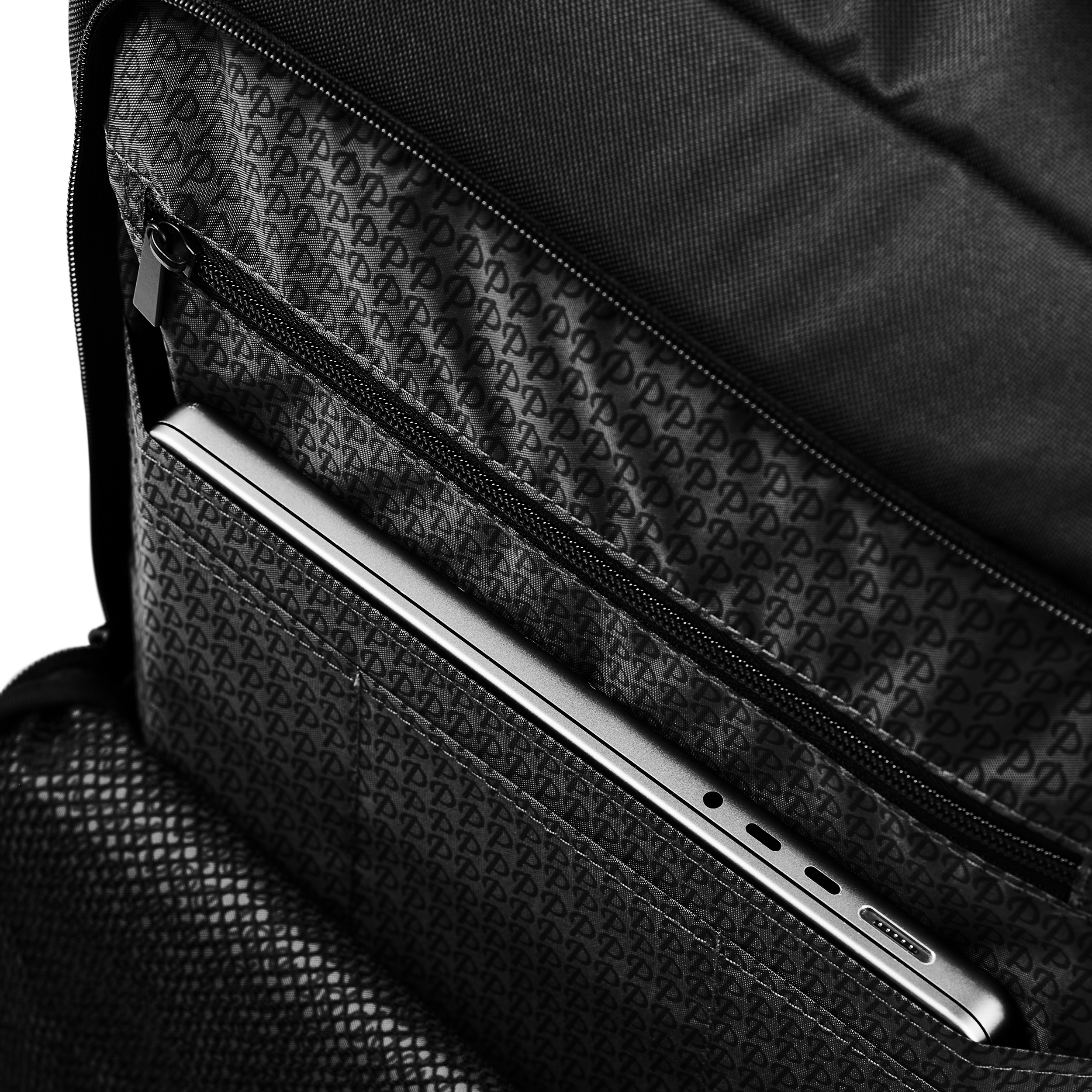 Expedition - Peak Black Mellan