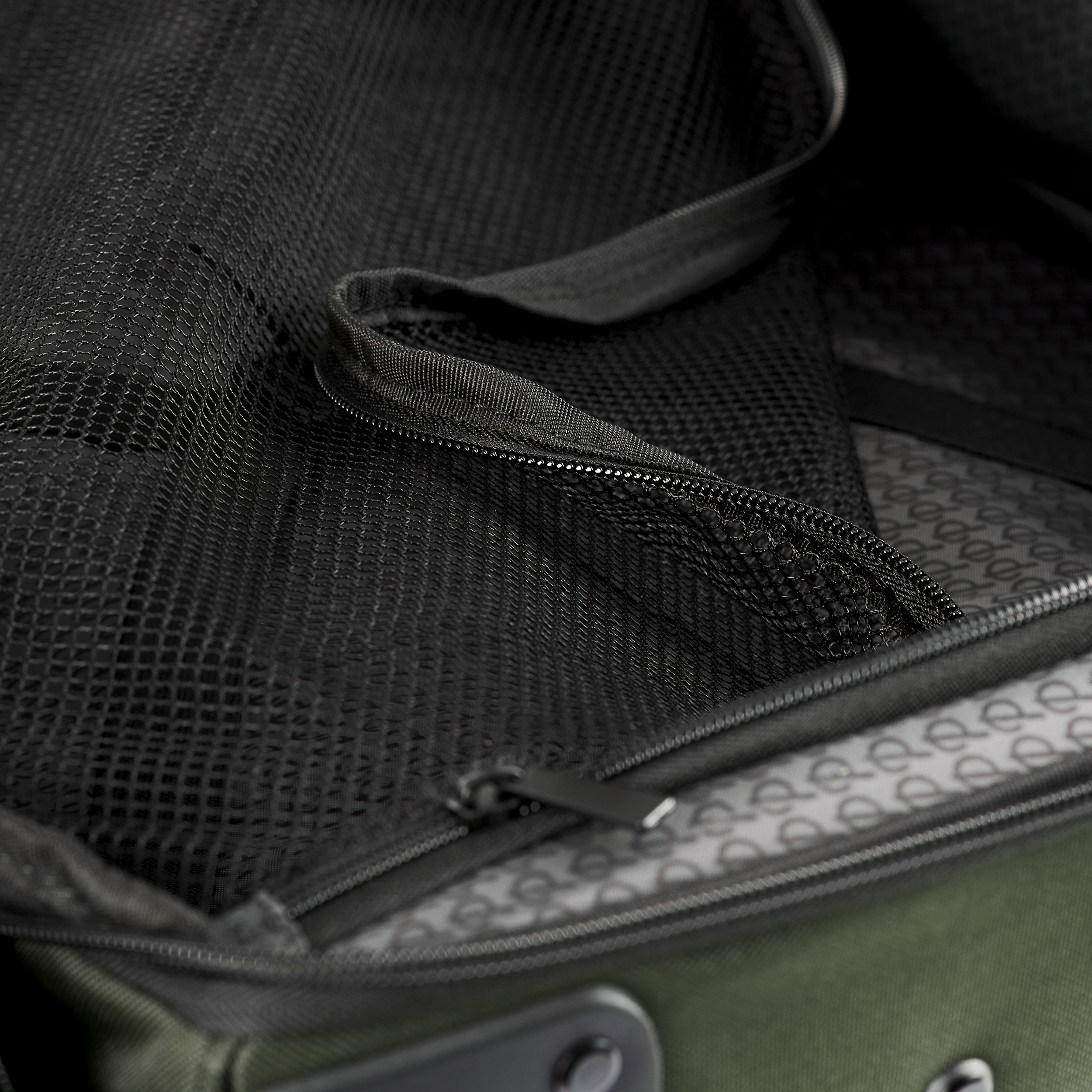 Expedition - Forest Green Mellan