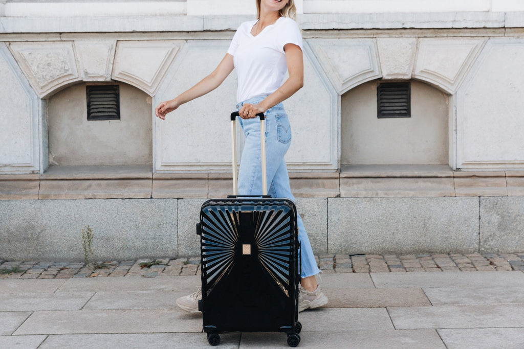 Starlight - Rich Black Mellan