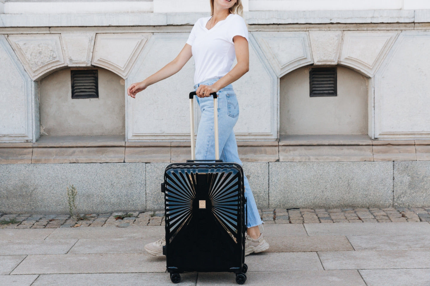 Starlight - Rich Black Mellan